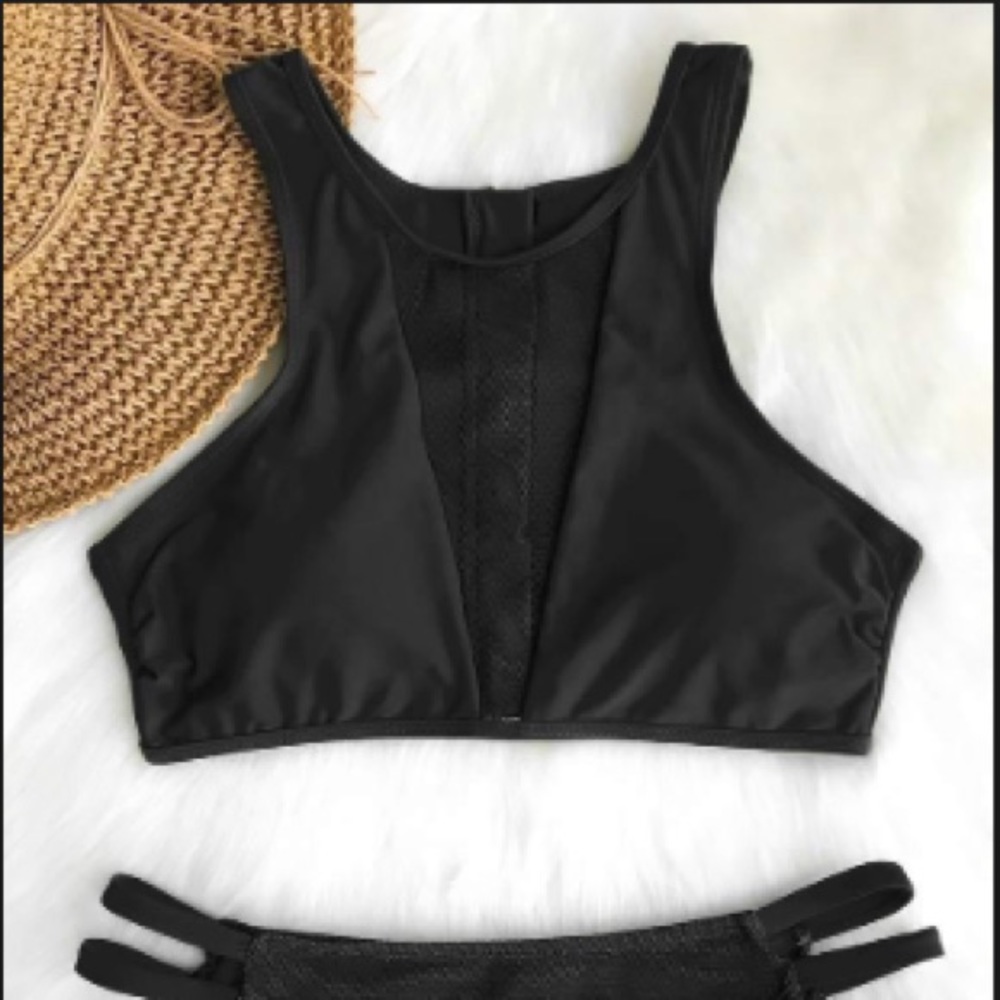 Black bikini